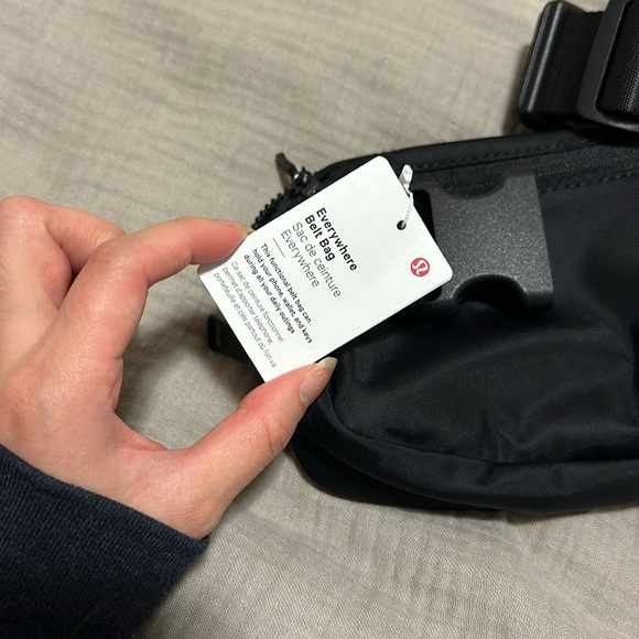 Everywhere Belt Bag 1L *Pride (OLD STRAP) - Picture 4 of 7